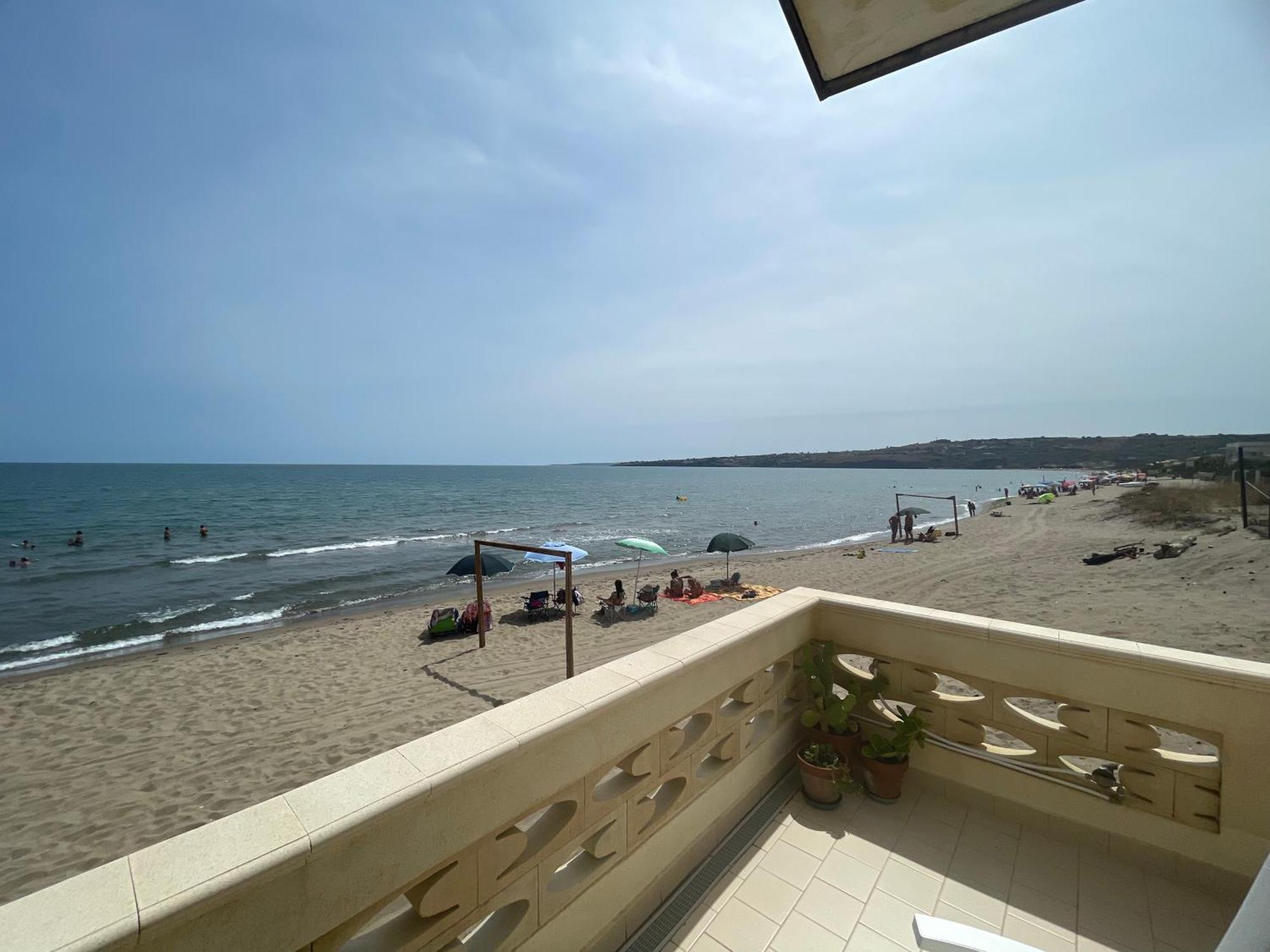 Paradiso Fronte Mare Agnone Bagni Exterior photo